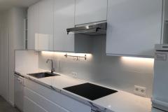 Pose-Cuisine-Equipee-Blanche-Appartement-Nantes-Genie-Multiservices