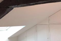 Peinture-Poutre-Sous-Toit-Nantes-Genie-Multiservices
